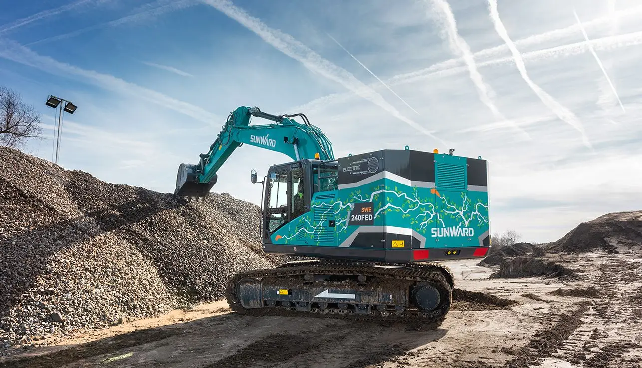 Komponenty Sunward — silniki Yanmar, Kubota, Cummins i hydraulika Rexroth, Kawasaki
